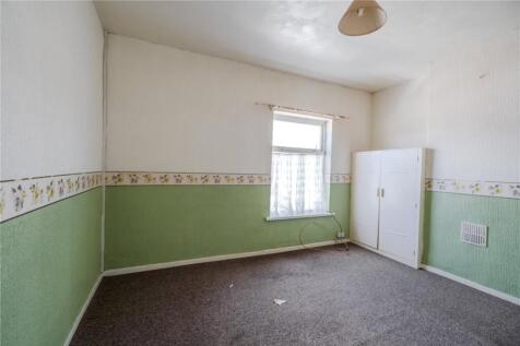 Bedroom 1 (2)