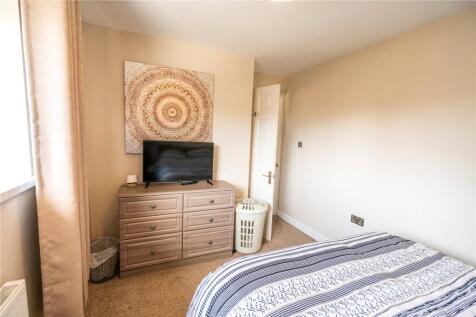 Bedroom 2 (2)