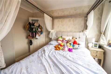 Bedroom 2 (2)