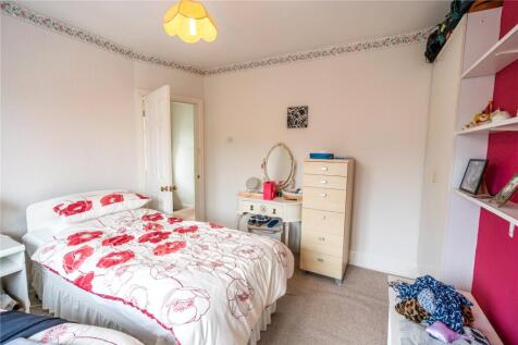 Bedroom 1 (2)