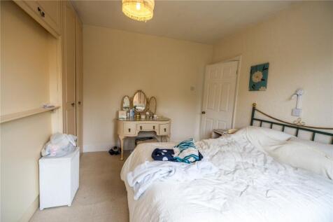 Bedroom 2 (2)