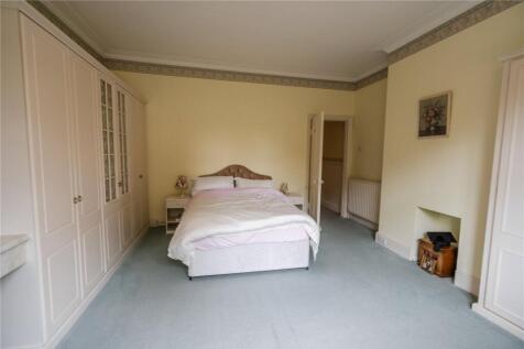 Bedroom 1 (2)