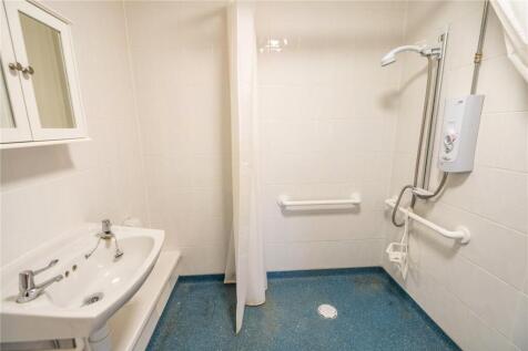 Wet Room (2)
