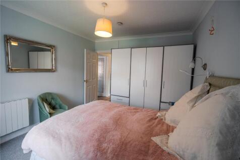 Bedroom 1 (2)