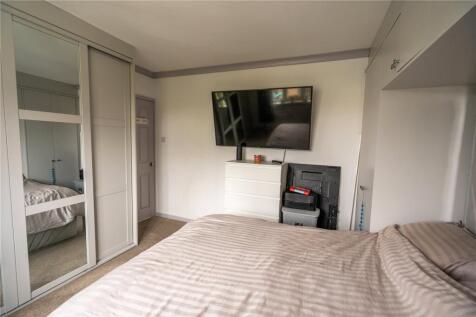 Bedroom 1 (2)