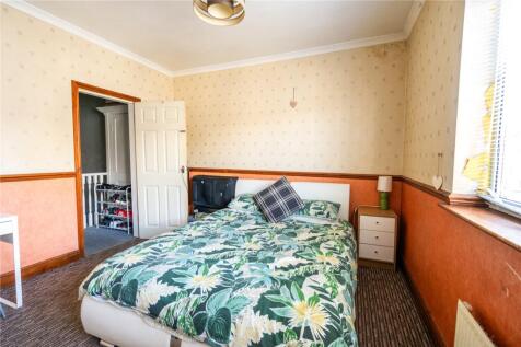 Bedroom 1 (2)
