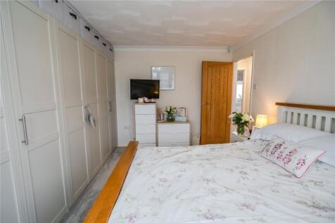Bedroom 1 (2)