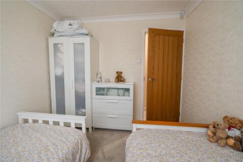 Bedroom 2 (2)