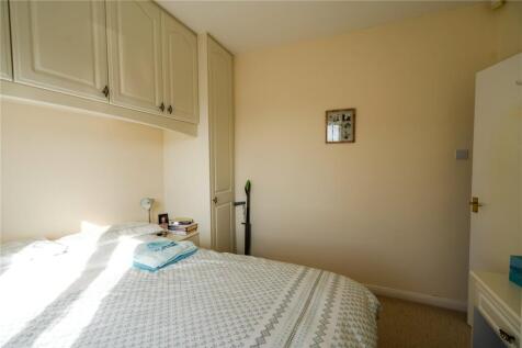 Bedroom 2 (2)