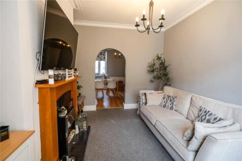 Living Room (2)