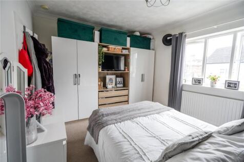 Bedroom 1 (2)