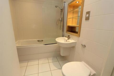 Bathroom.JPG
