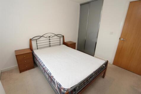 Bed1.JPG