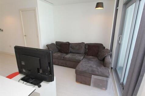 Living Room1.JPG