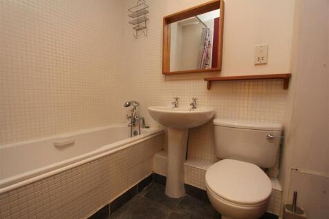 Bathroom.JPG