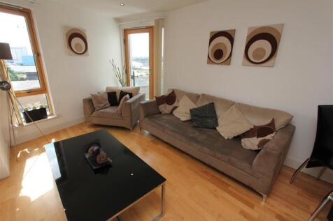 livingroom2.JPG