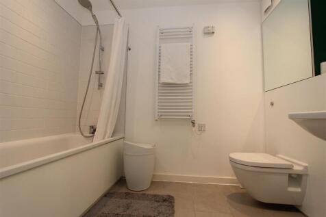 Bathroom.JPG