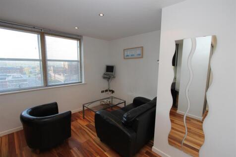 Living room2.JPG