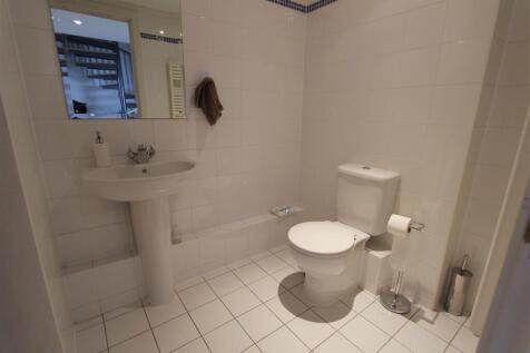 Bathroom.JPG