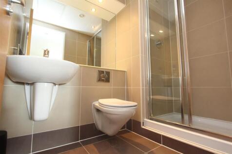 Ensuite.JPG