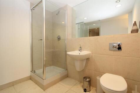 Ensuite.JPG