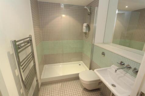 showerroom.JPG