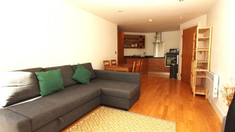 Living Room 3.JPG