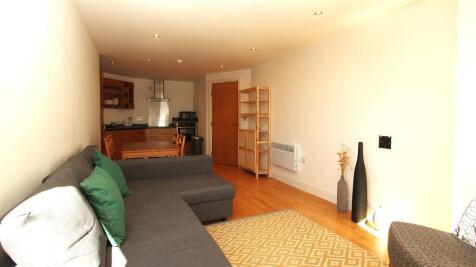 Living Room 4.JPG