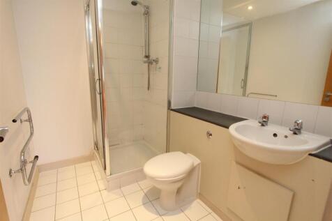 Ensuite.JPG