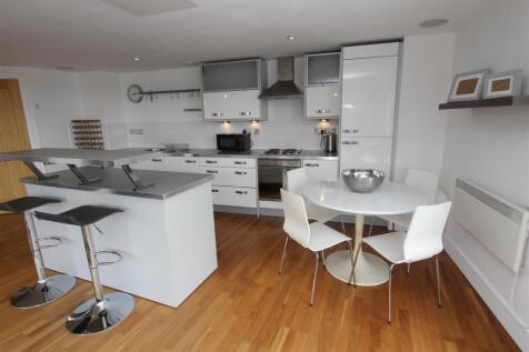 Kitchen 1.JPG
