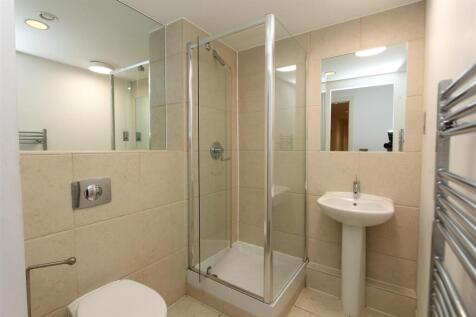 Ensuite.JPG