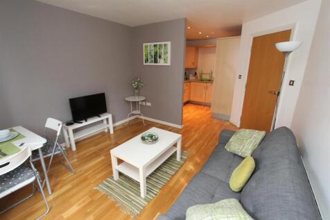 Livingroom1.JPG