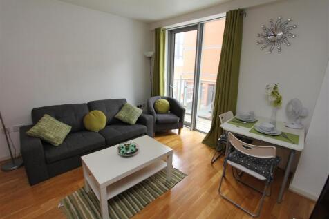 Livingroom2.JPG