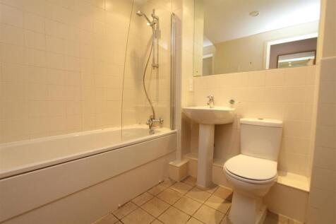 Bathroom.JPG