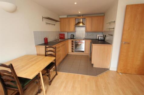 Kitchen 2.JPG