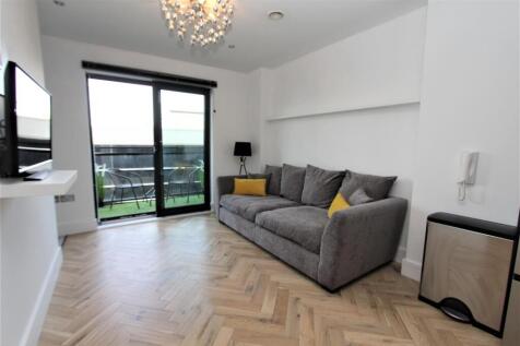 Living room 1 .jpg