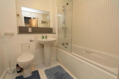 Bathroom.JPG