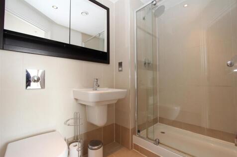 Ensuite.JPG