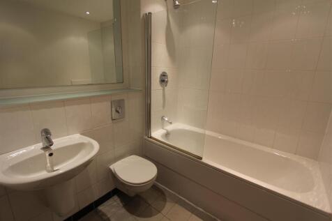 Bathroom.JPG