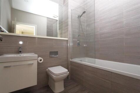 Bathroom.JPG