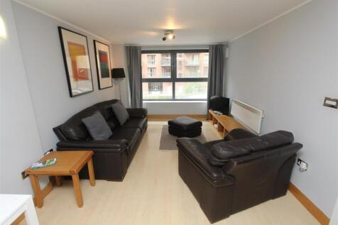 Living Room1.JPG