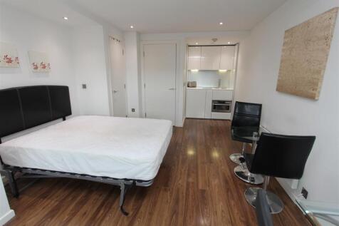 Living Area2.JPG