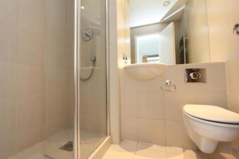 Ensuite.JPG