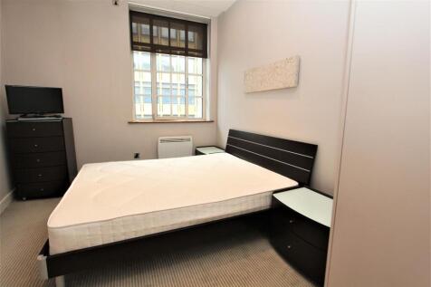Bedroom 1.jpg