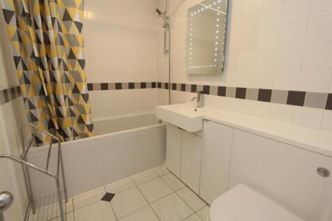Bathroom.JPG