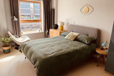 4- master bedroom.jpg