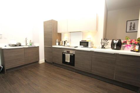 Kitchen 2.JPG