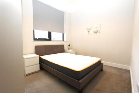 Bedroom 1.JPG