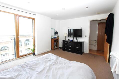 Bedroom 1.1.JPG