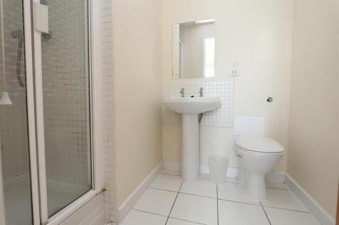 Ensuite.JPG